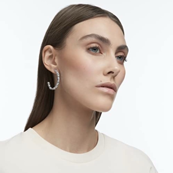 Swarovski Tennis Deluxe hoop earrings
Mixed crystals cut, White, Rhodium plated - Picture 2 of 11